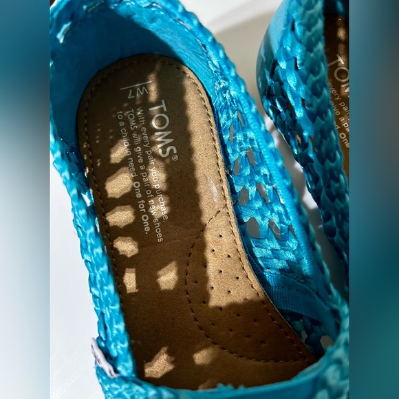 TOM’S Aqua colored basket weave style flats - Picture 2 of 6
